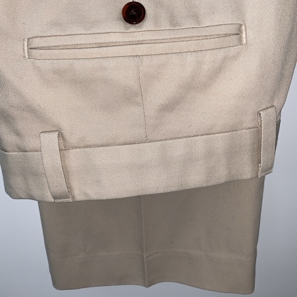 Eddie Bauer Mens Khaki Pants 34”W and 33” Inseam. Like new condition. 9.5/10 - Picture 2 of 12